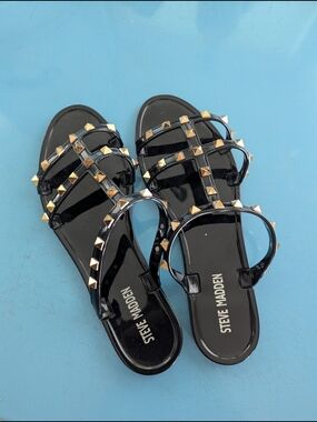 Steve Madden Black Patent Studded Jelly Sandals